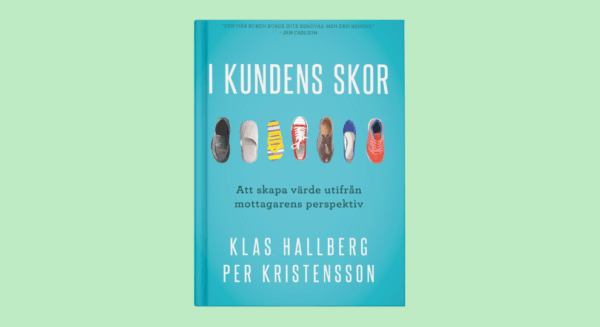 Boken I kundens skor mockup