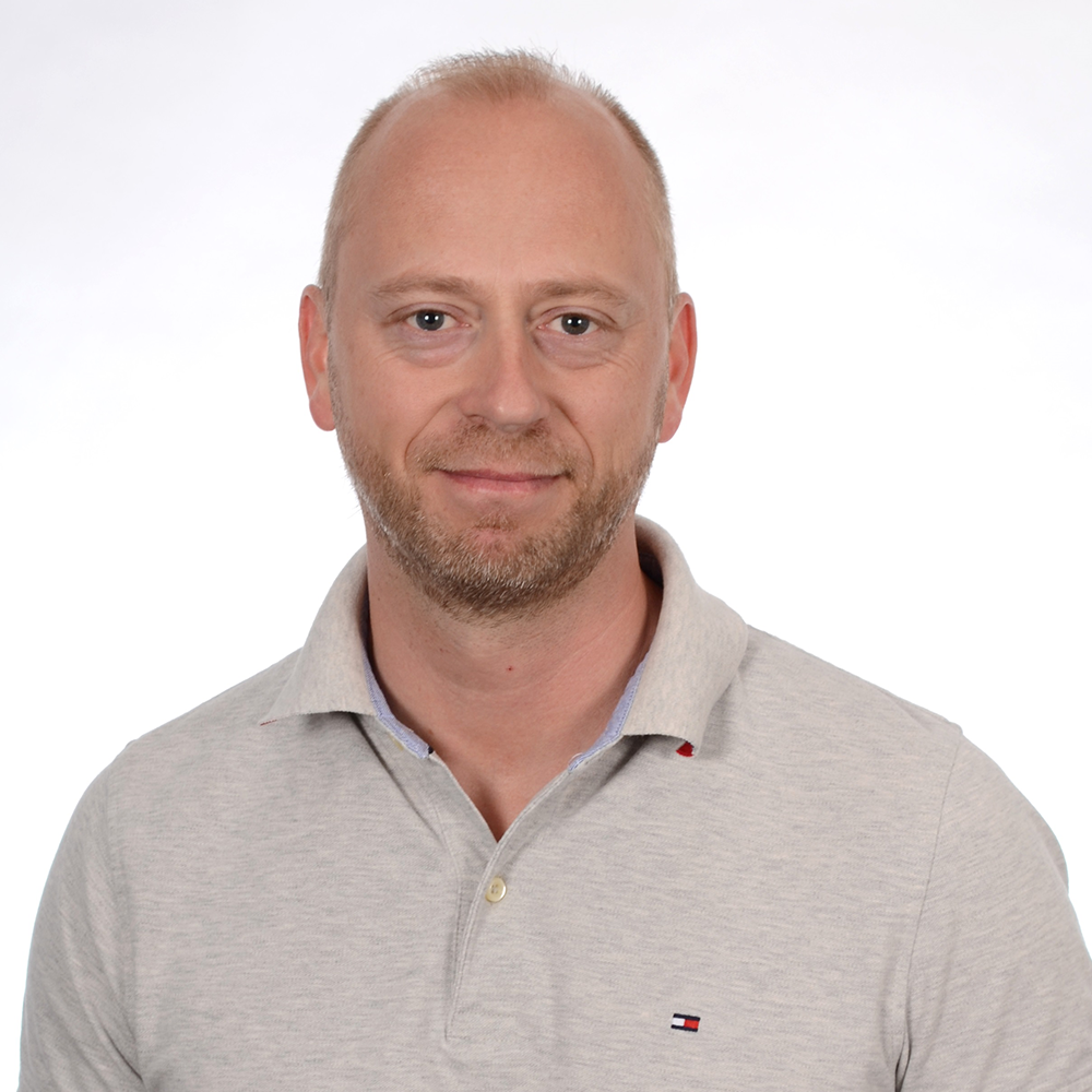 Magnus Bohm utbildar i Maskinsäkerhet och den nya maskinförordningen