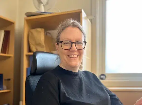 Mikaela har gått Excel för självlärda